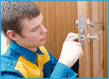 Cleveland Liberty Locksmith Cleveland, OH 216-606-9010 - 5a-lock-opening